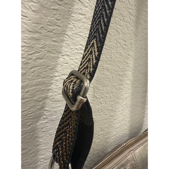 The Sak Silver Crossbody Bag Leather Purse Metallic Adjustable Strap Boho Chic - Picture 5 of 10